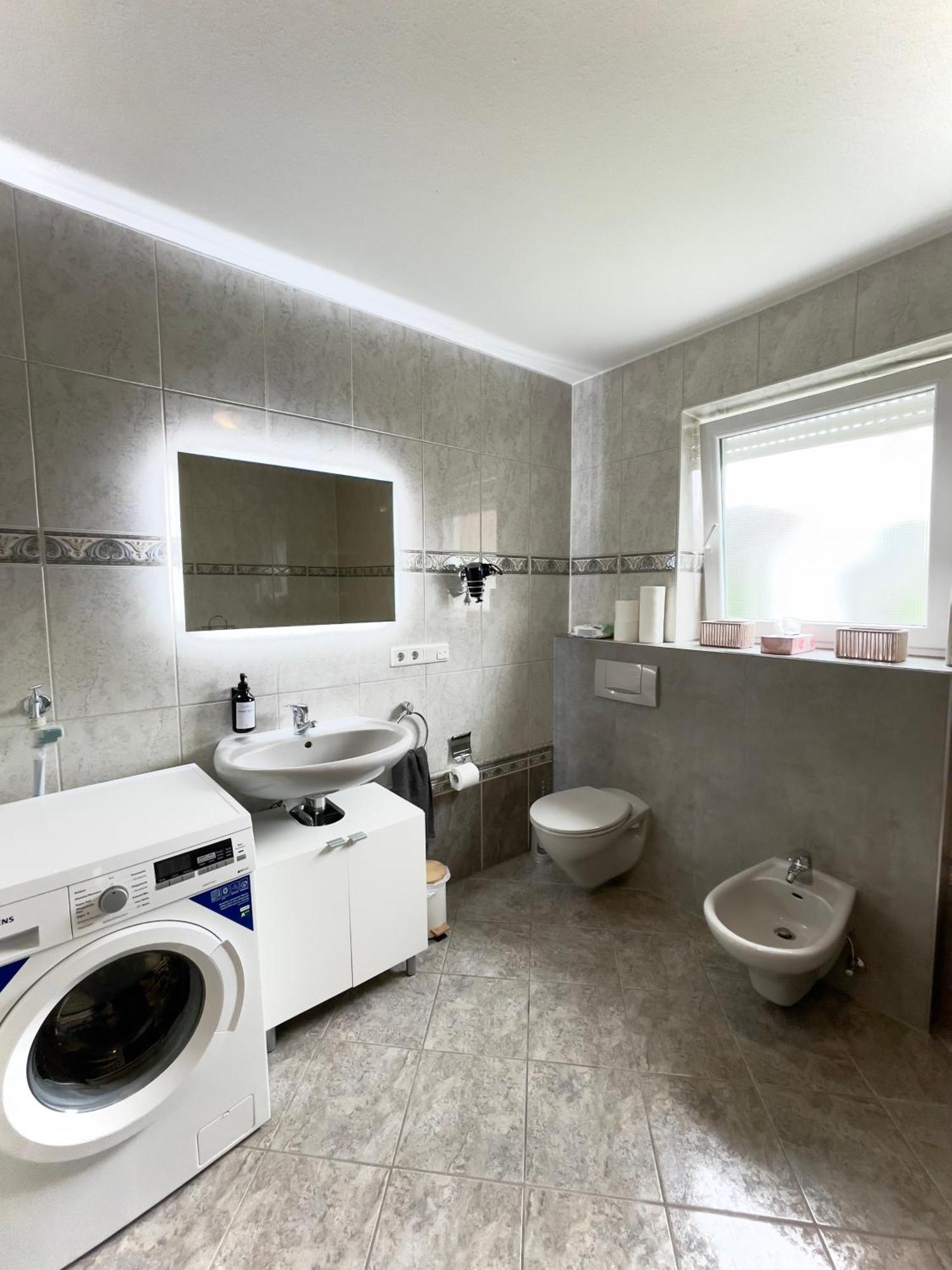 110Qm - 4 Zimmer - Privat Parkplatz - Zentral - Balkon - Mallibase Apartments Kassel Zewnętrze zdjęcie